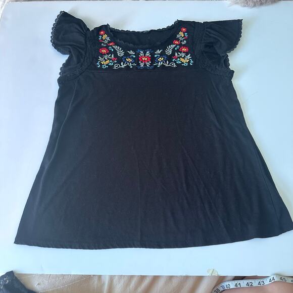 Torrid Knit Crewneck Embroidered Yoke Flutter Sleeve Tee size 0 - Picture 4 of 7